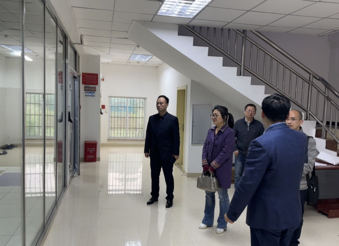 九江学院信息技术中心主任胡慧一行来我办调研