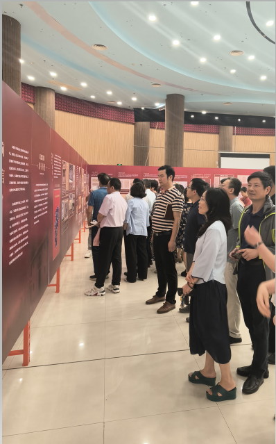 机关党工委第二十五支部参观“江西红色金融历史图片展”活动